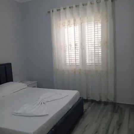 Lägenhet Shoraj Rent House